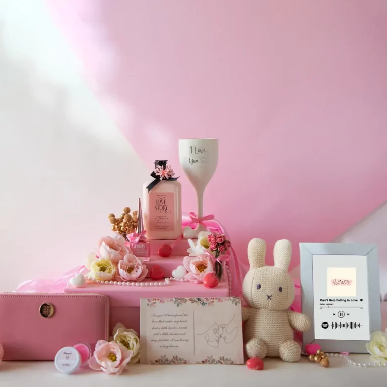 Make Your Own Valentine Gift Hamper For WifeGirlfriend